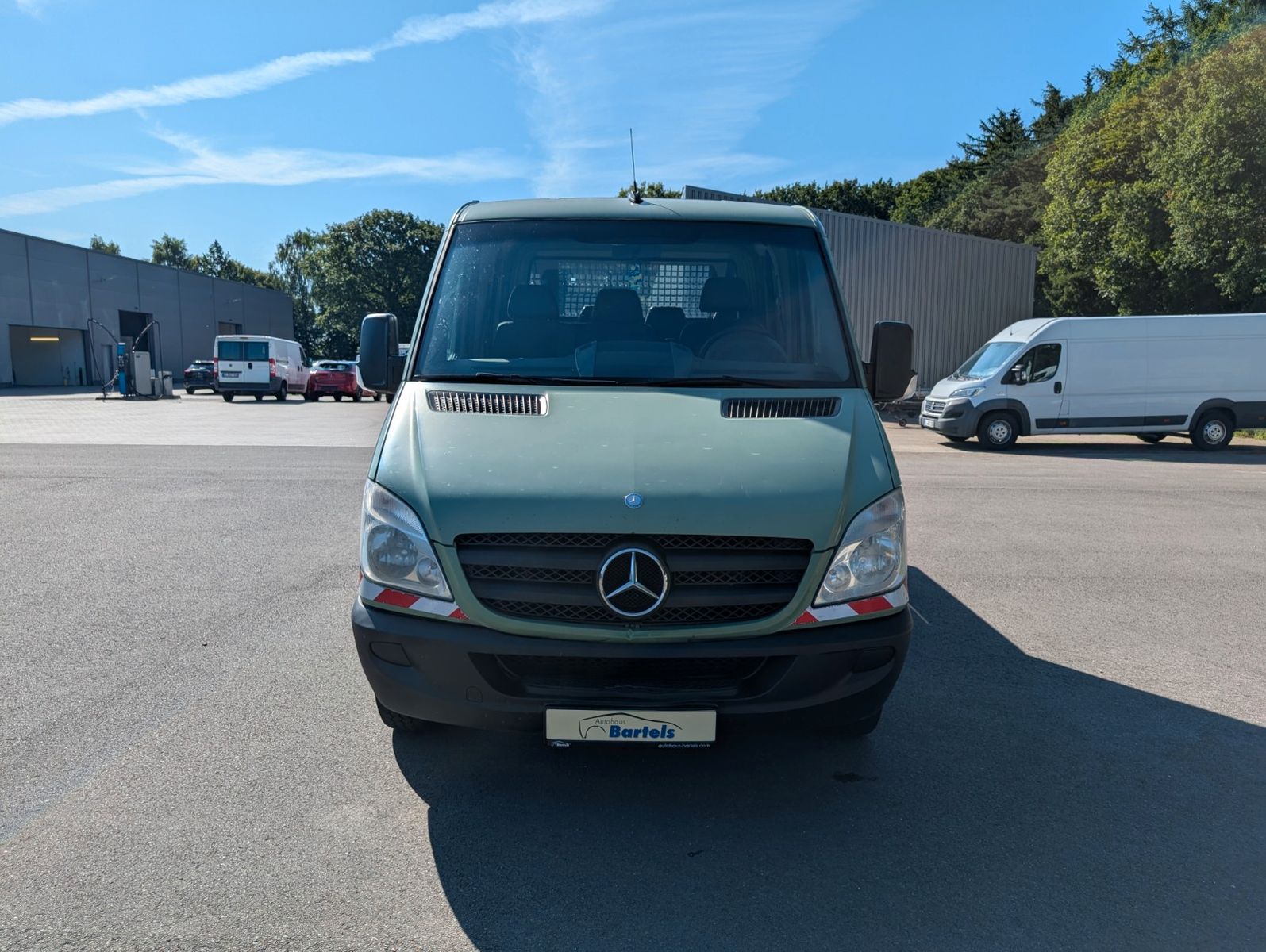 Fahrzeugabbildung Mercedes-Benz Sprinter Pritsche DoKa AHK