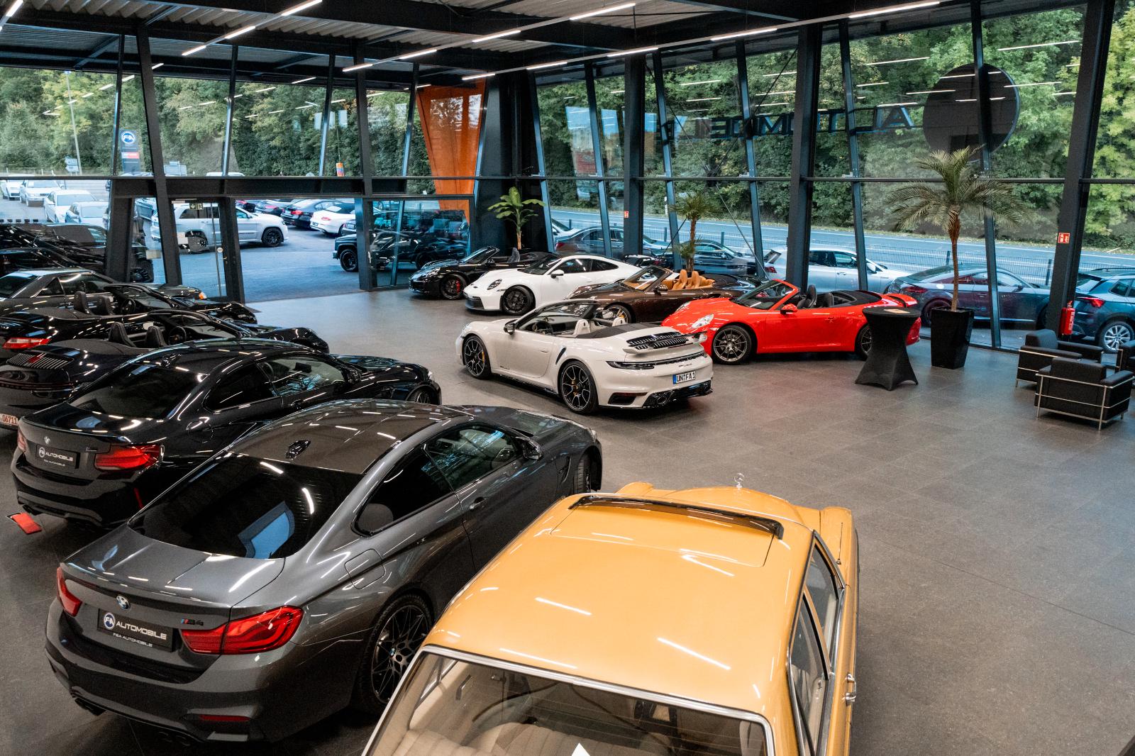 showroom-image-top
