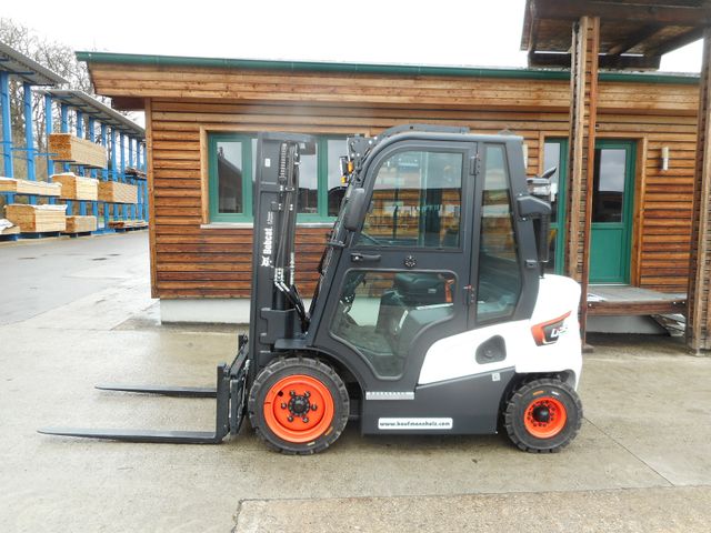 Bobcat D 25 NXP  Triplex 4,7m + SS + 4. Kreis + Kabine