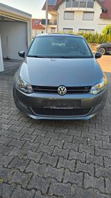 Volkswagen Polo 1.2 TSI DSG 66kW Match Automatik + Klima - Volkswagen Polo aus 2012 mit Benzin-Antrieb: Schiebedach, Kleinwagen