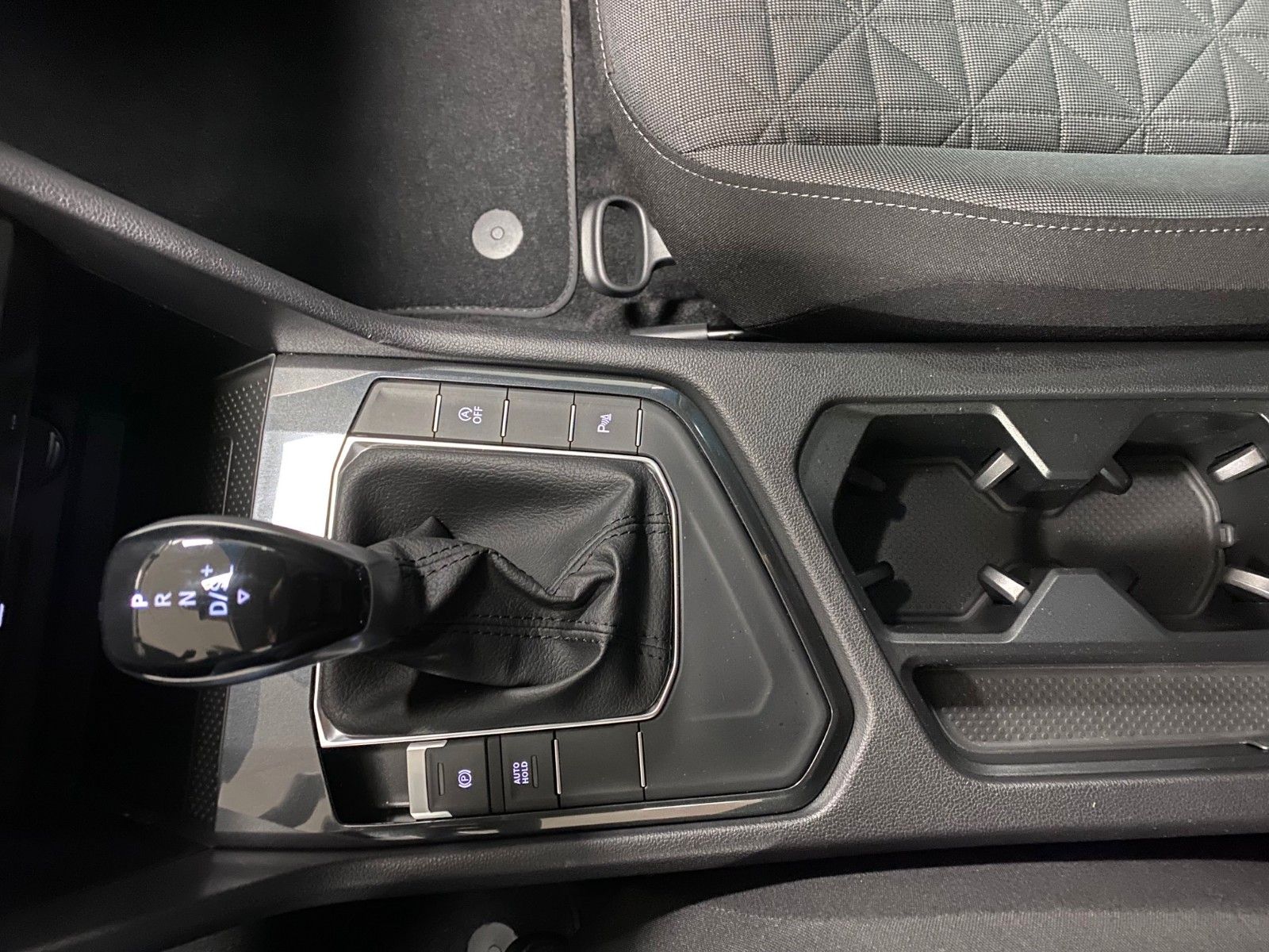 Fahrzeugabbildung Volkswagen Tiguan 1.5 TSI DSG+Head-up-Display+AHK schwenk.+