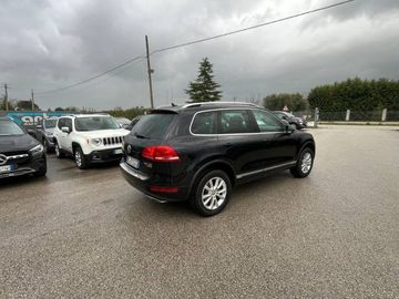 Volkswagen Touareg - 4