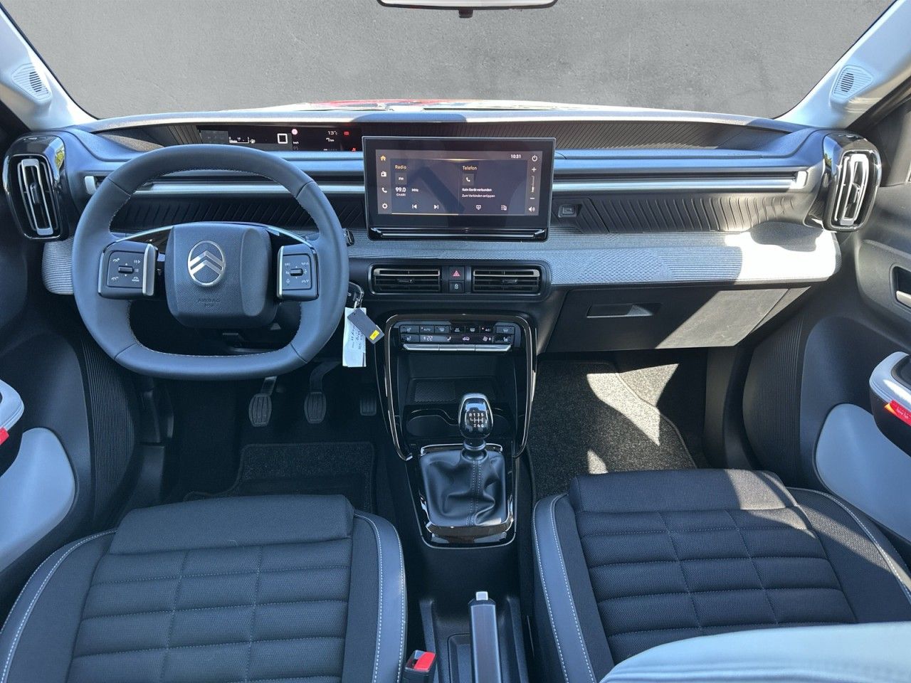 Fahrzeugabbildung Citroën C3 Aircross Turbo 100 PLUS - mit KI generiert/bearbeitet