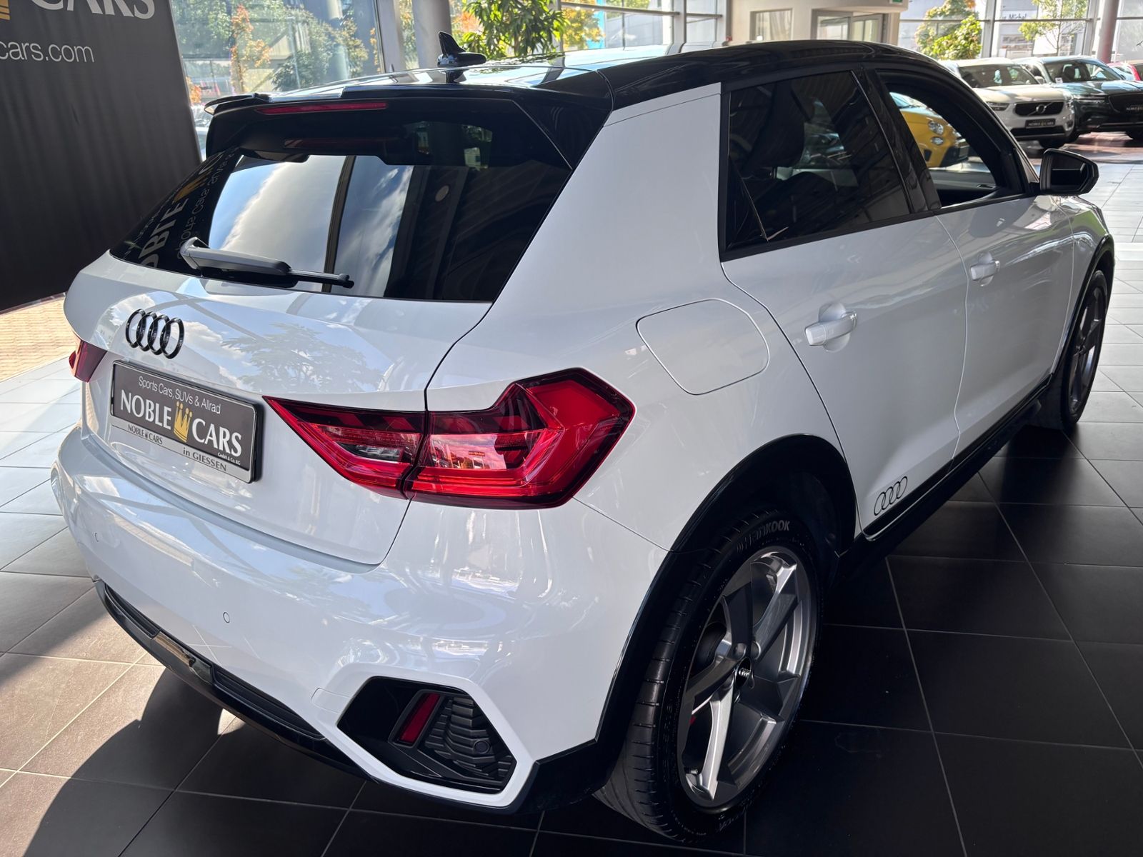 Fahrzeugabbildung Audi A1 citycarver 35 TFSI S-Line CARPLAY AHK LED