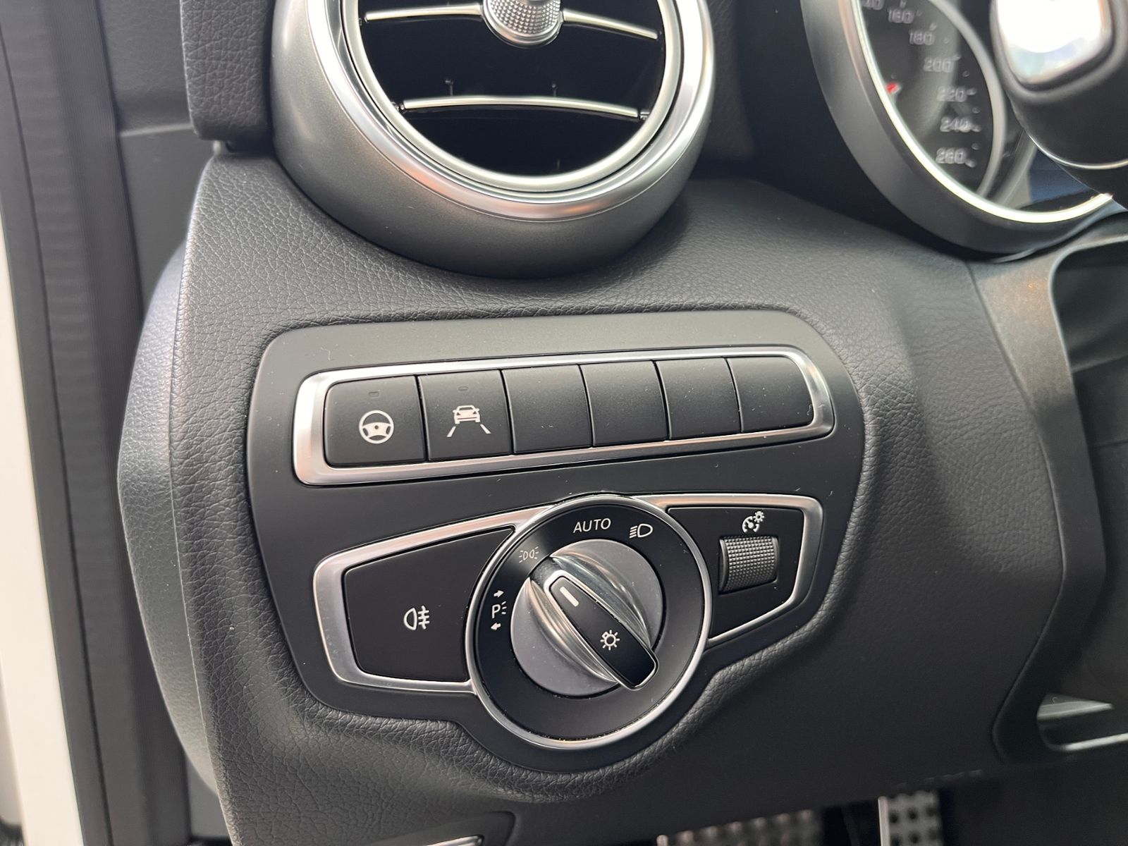 Fahrzeugabbildung Mercedes-Benz C 200 Cabrio AMG Line LED NAV RFK SHZ ALU