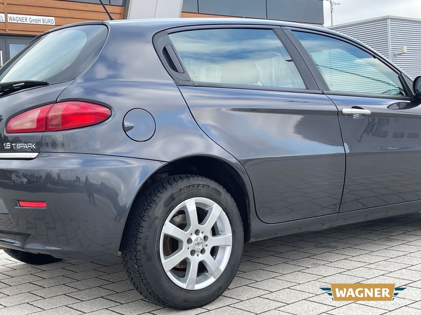 Fahrzeugabbildung Alfa Romeo 147 1.6 TS 16V Distinctive Klimaautomatik