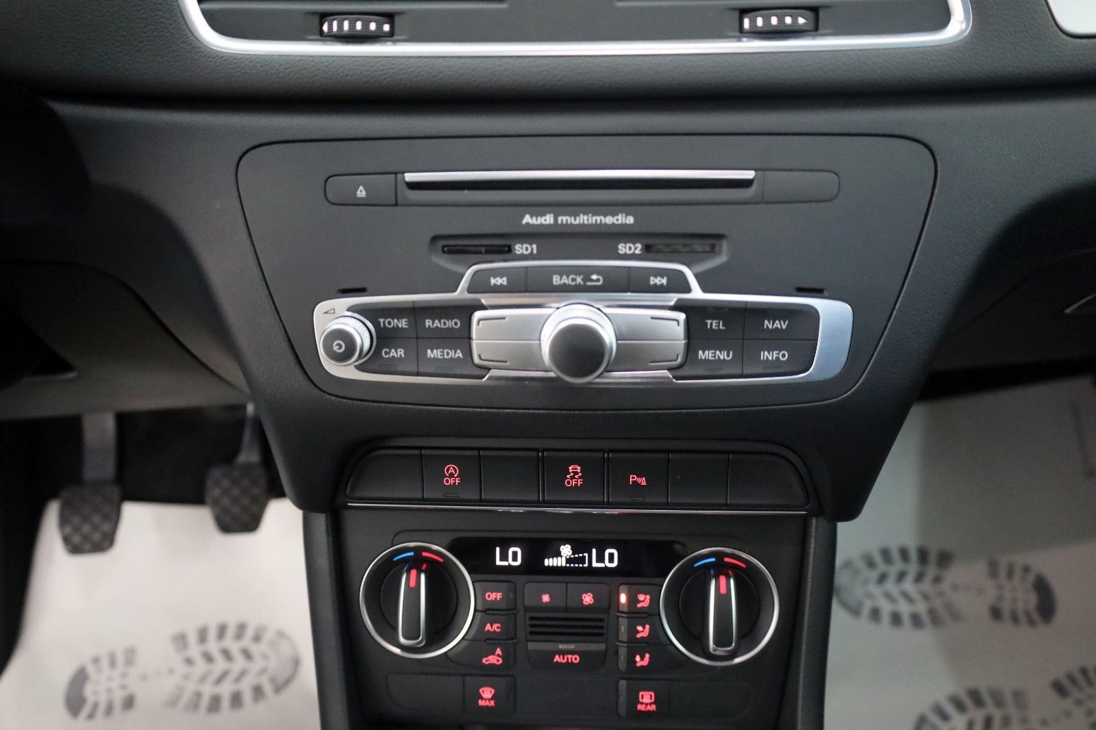 Fahrzeugabbildung Audi Q3 1.4 TFSI Paket S Line Navi,Xenon,SH,AHK,SR+WR