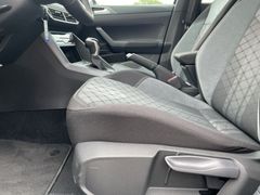 Fahrzeugabbildung Volkswagen Taigo 1.0 TSI DSG R-Line MATRIX NAVI KAMERA AHK