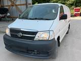 Toyota Hiace Lang doppelschiebetüren 4x4 - Toyota Hiace von privat