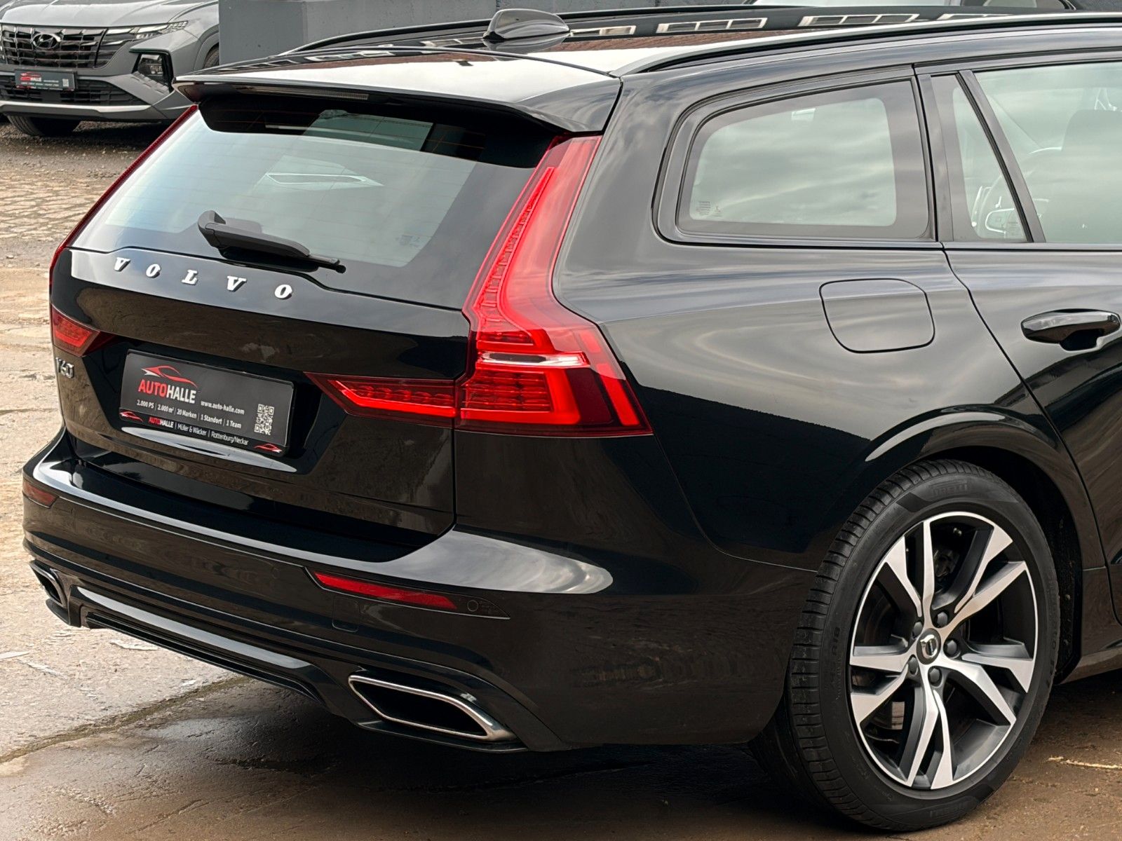 Fahrzeugabbildung Volvo V60 AWD R-Design ACC ProH&K 360° LED CarPl. Memo