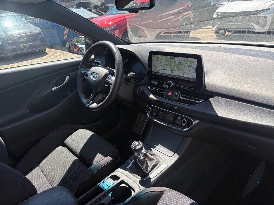 Fahrzeugabbildung Hyundai i30 1.5T 160PS 48V N LINE Assistenzpaket Pano