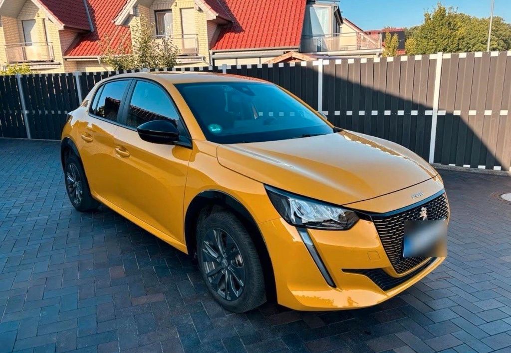 Image of Peugeot e-208