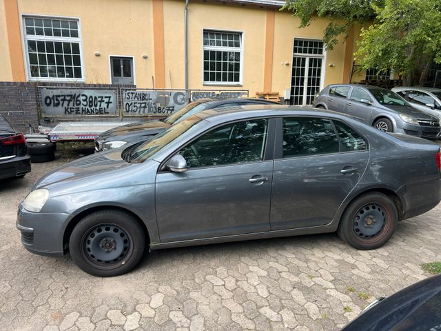 Volkswagen Jetta V Trendline 1.6 FSI