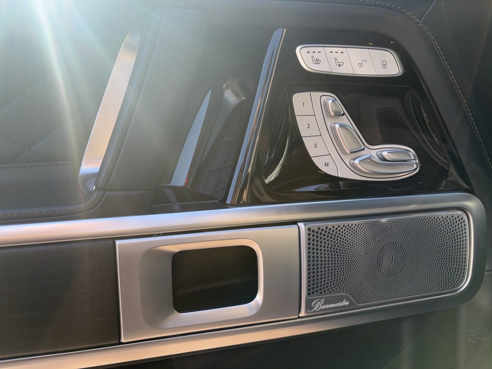 Fahrzeugabbildung Mercedes-Benz G450d Professlo SUPERIOR bicolour AHK Dachträger