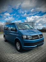 Volkswagen T6 Multivan - blaue Volkswagen T6
