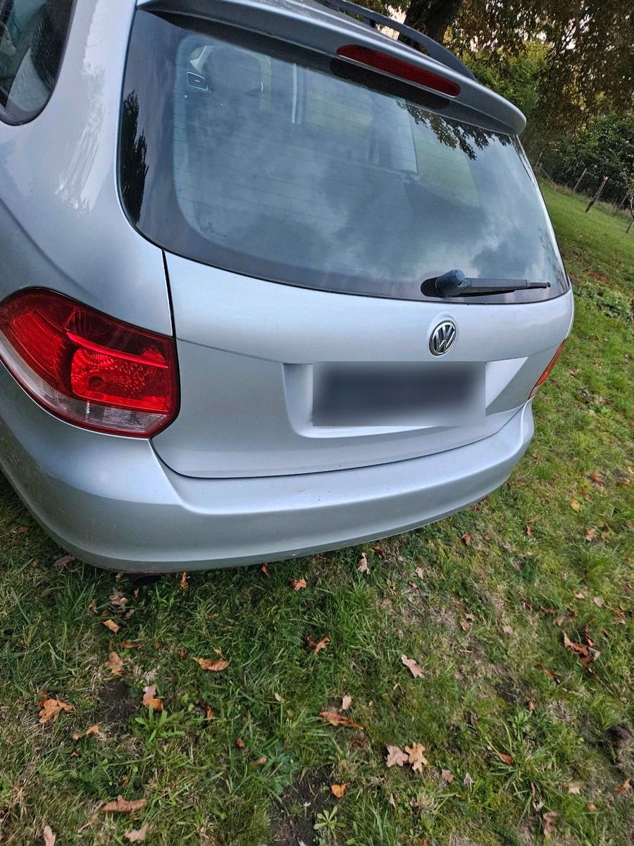 Volkswagen Golf 2010 — двигун 105 HP (77kW)