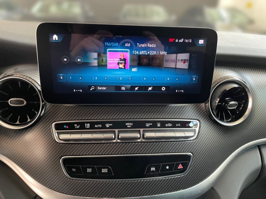 Fahrzeugabbildung Mercedes-Benz V 300 ED/L 4x4 AMG 7 Sitze 2,5tAHK Kühlfach STHZ