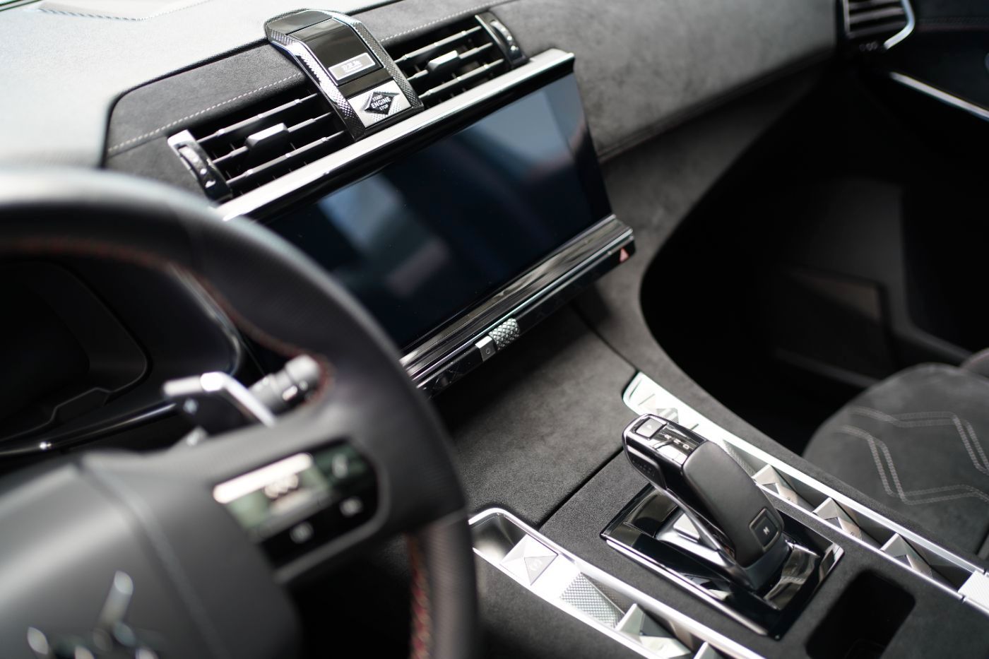 Fahrzeugabbildung DS Automobiles DS7 BlueHDi 130 EAT8 Performance Line+ Focal Nav