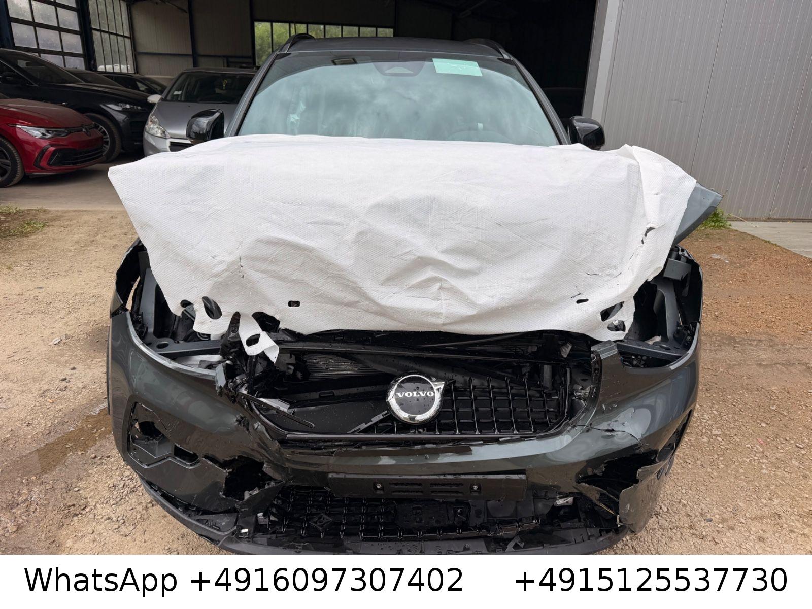 Volvo XC 40 XC40 Plus Dark 2WD Navi,Automatik,RFK,ACC