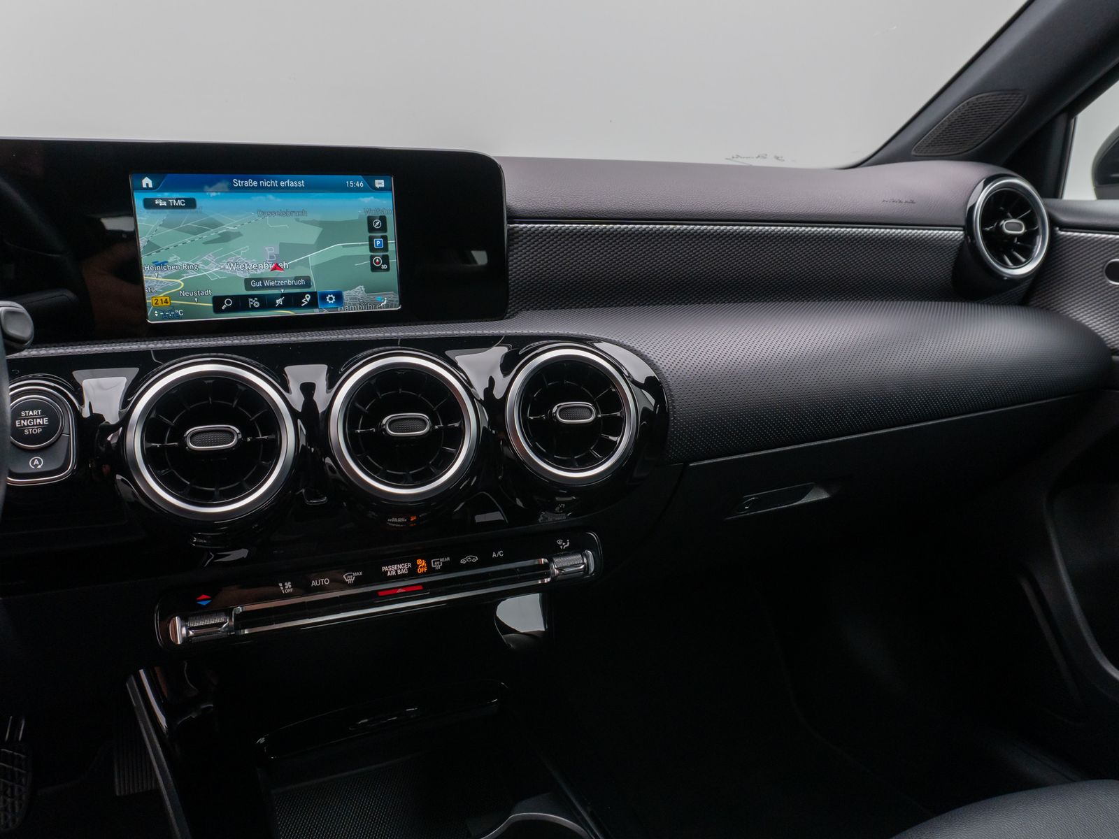 Fahrzeugabbildung Mercedes-Benz A 200 Navi PDC LED Sitzhzg Tempomat Sport 8fach
