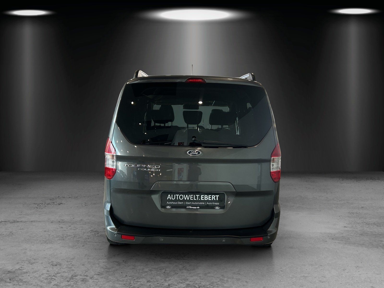 Fahrzeugabbildung Ford Tourneo Courier Titanium