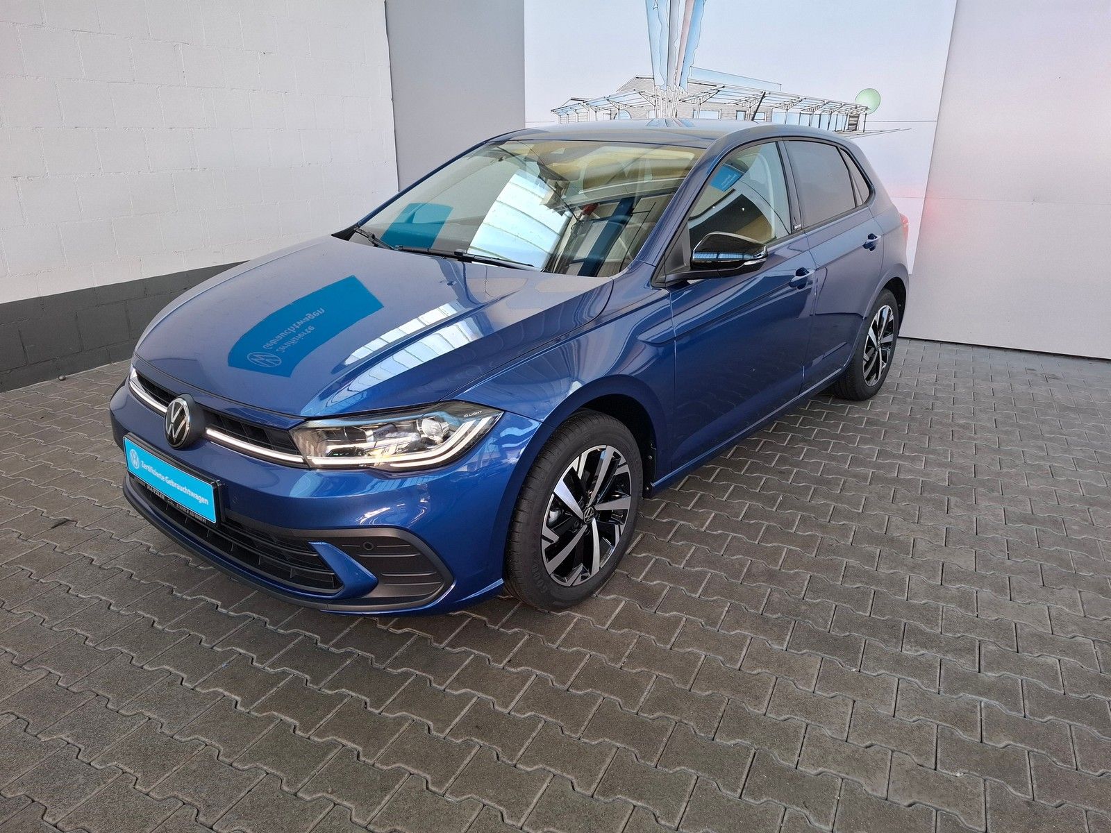 Fahrzeugabbildung Volkswagen Polo VI Move + Kamera+IQ.Light.+Navi+App Connect