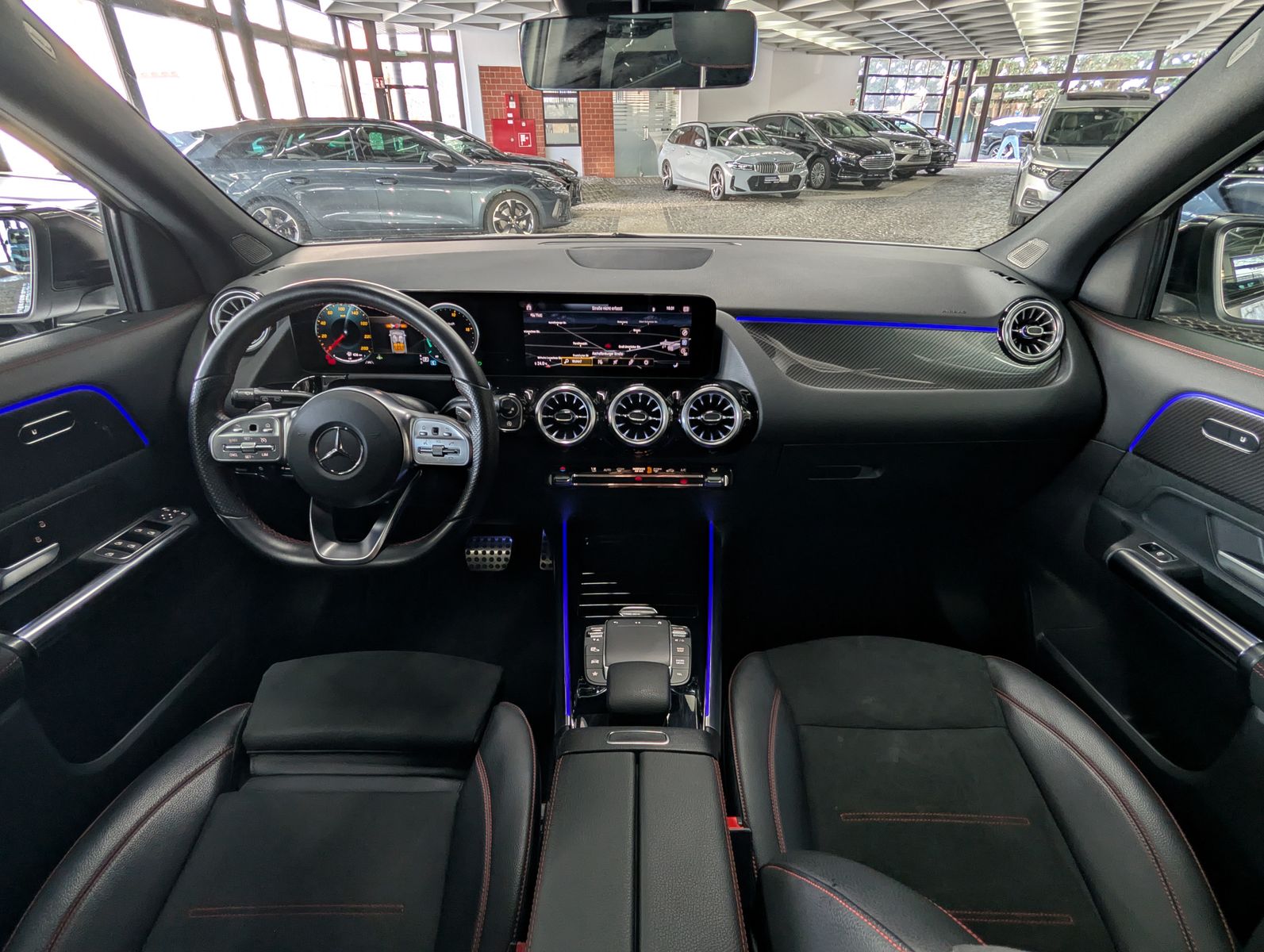 Fahrzeugabbildung Mercedes-Benz GLA 200 d AMG NIGHT PANO ALCANTARA MULTIBEAM 19"