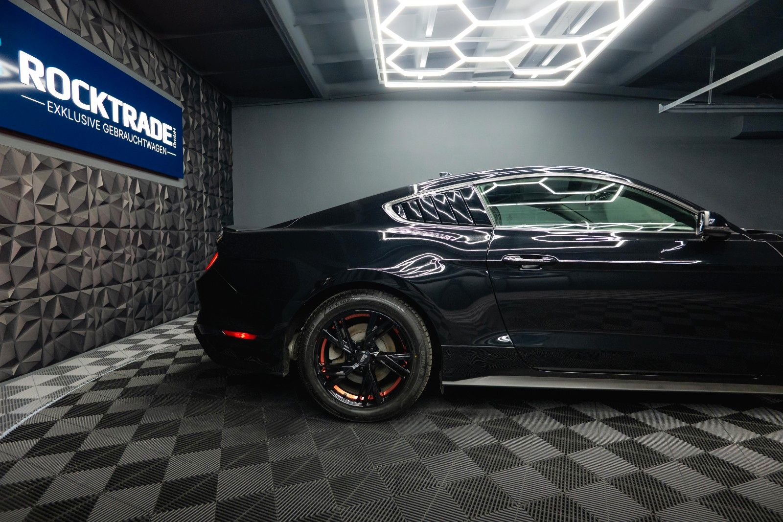 Fahrzeugabbildung Ford Mustang Shelby Coupe GT 350 Package Dark Horse