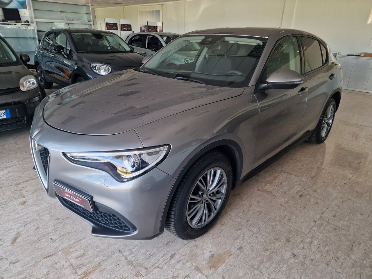 Alfa Romeo Alfa Stelvio con Interno in Pelle