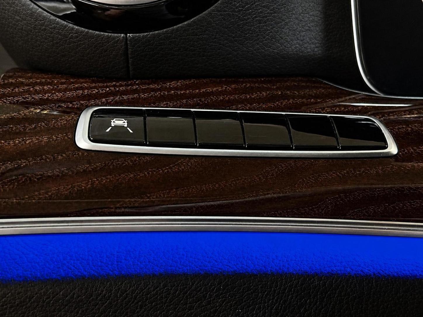 Mercedes-Benz CLS 220 *1. Hand + LED + Ambiente*