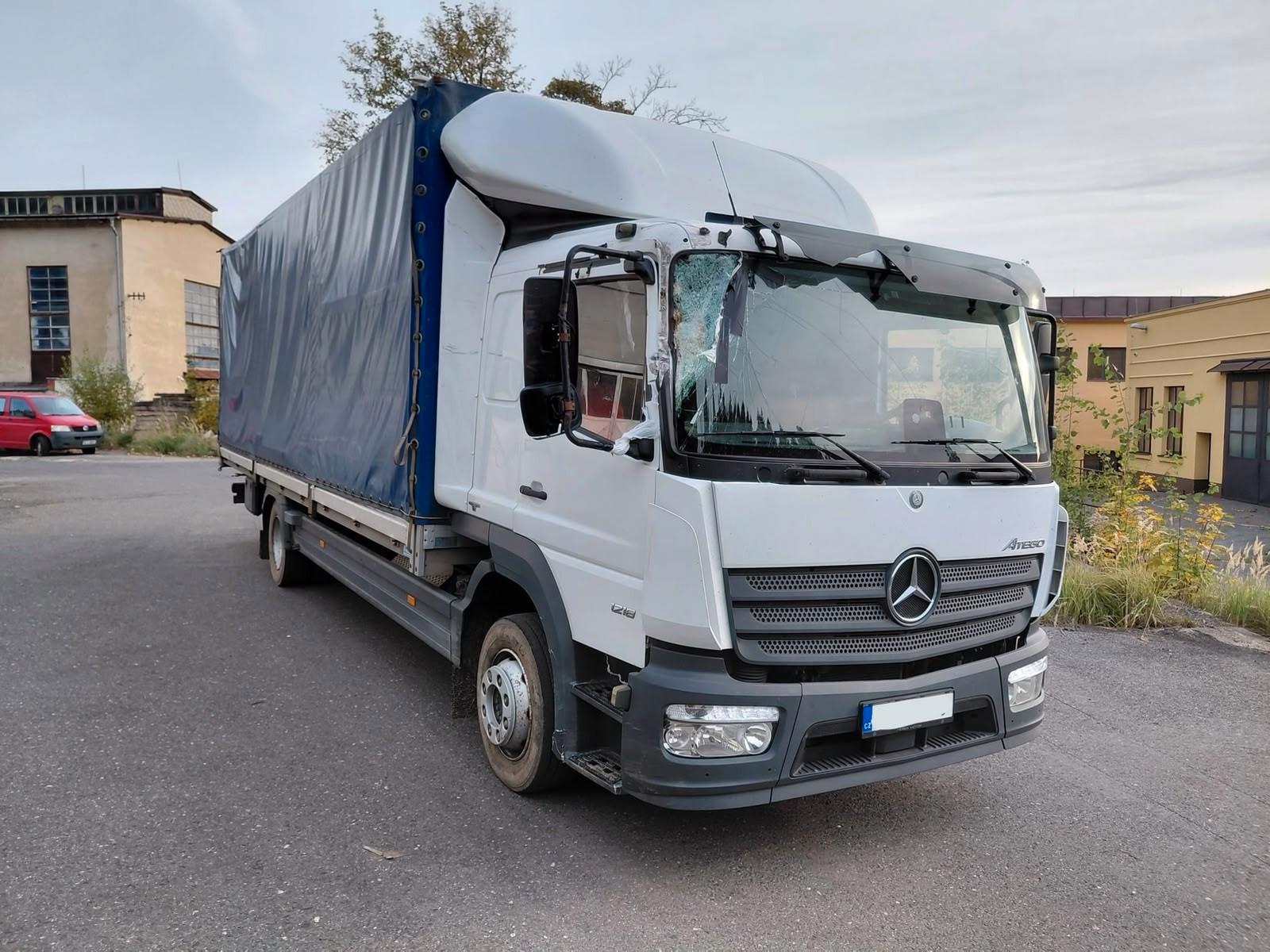 Mercedes-Benz 1218
