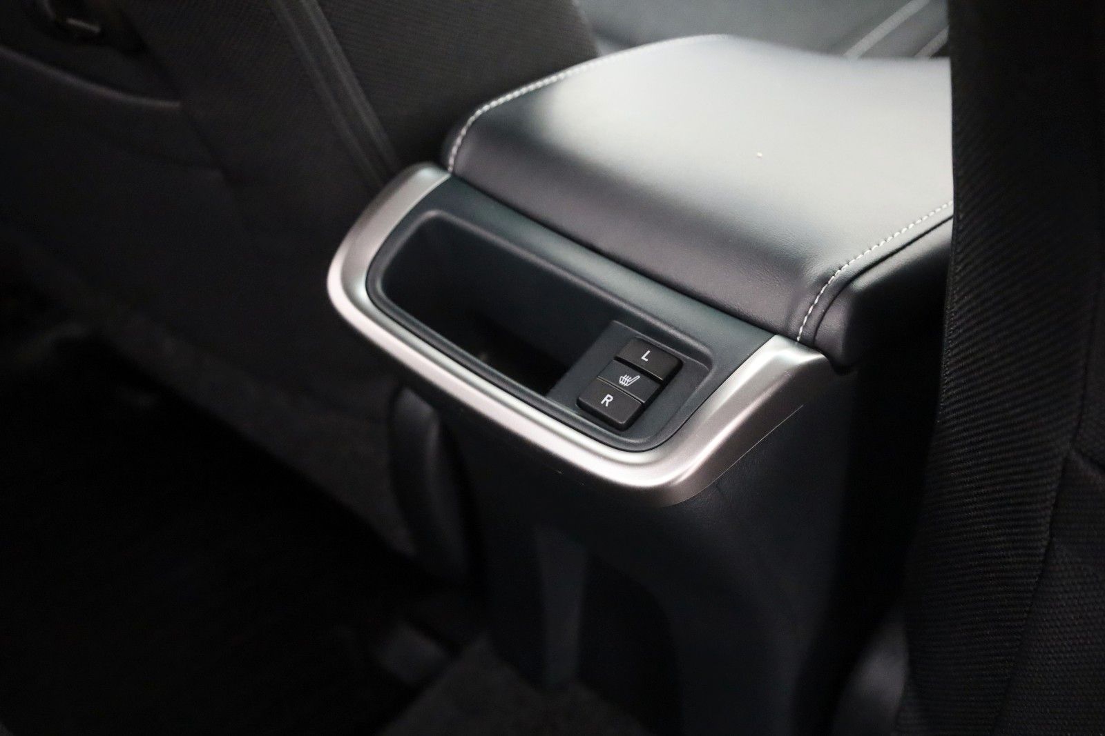 Fahrzeugabbildung Toyota Hilux 2.8 D-4D Executive,CarPlay, Kamera,LED,AHK