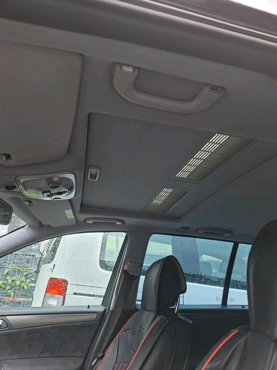 Mercedes-Benz C180 2004 — interior