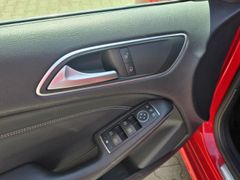 Fahrzeugabbildung B 200 El. Panodach Navi Leder SHZ Parklenkass. N
