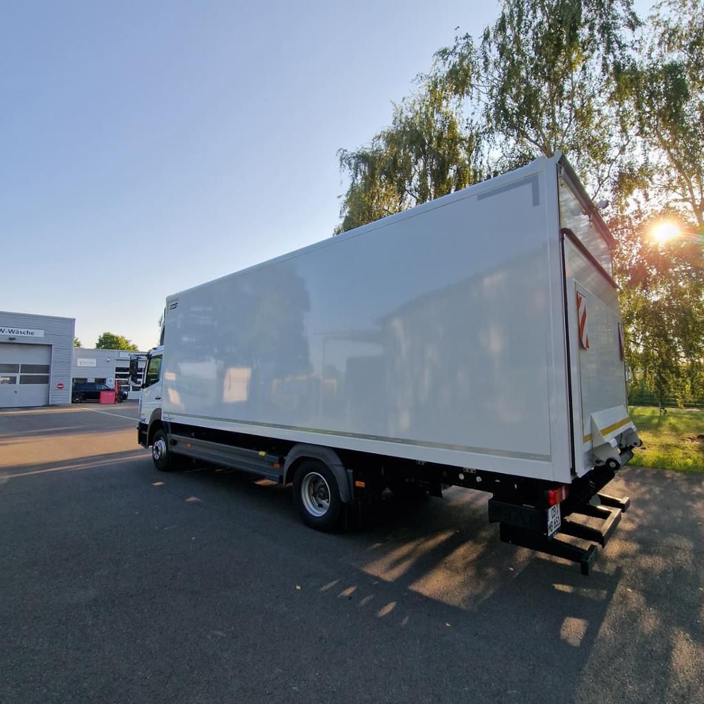 Fahrzeugabbildung Mercedes-Benz Atego 1224 L Spier Koffer mit BÄR LBW 1500 kg