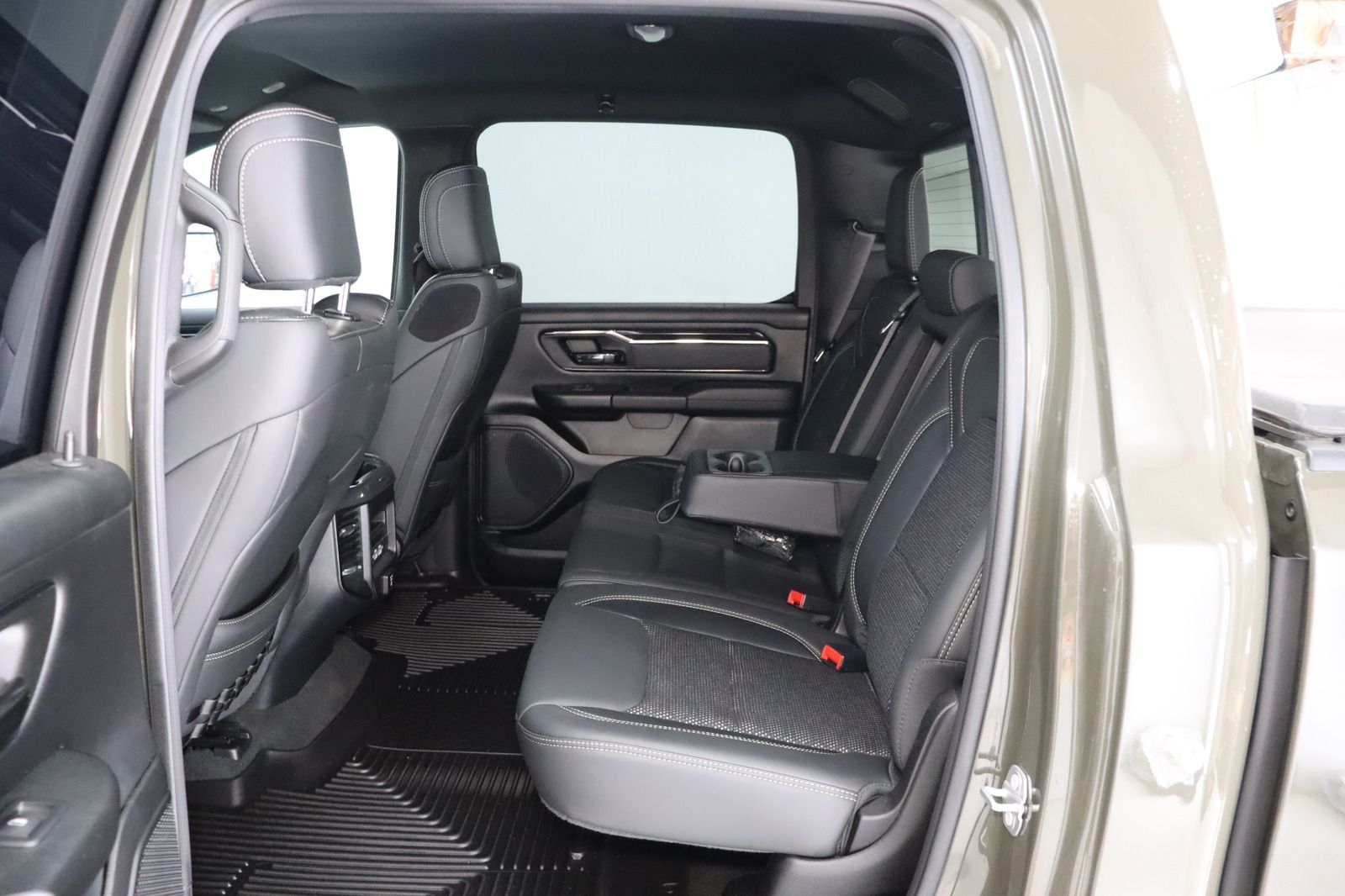 Fahrzeugabbildung Dodge Ram 1500 5.7 V8 Crew Cab Big Horn * Built to Ser