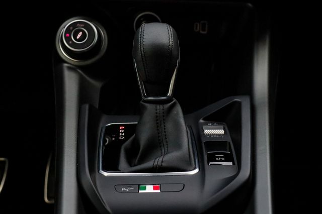 Fahrzeugabbildung Alfa Romeo Tonale 1.3 MultiAir PHEV Q4 Veloce Assisp Wintp