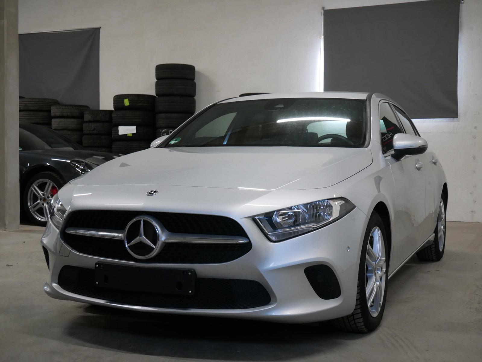 Mercedes-Benz A 180 PROGRESSIVE SPUR NAVI LM PDC STARTSTOPP