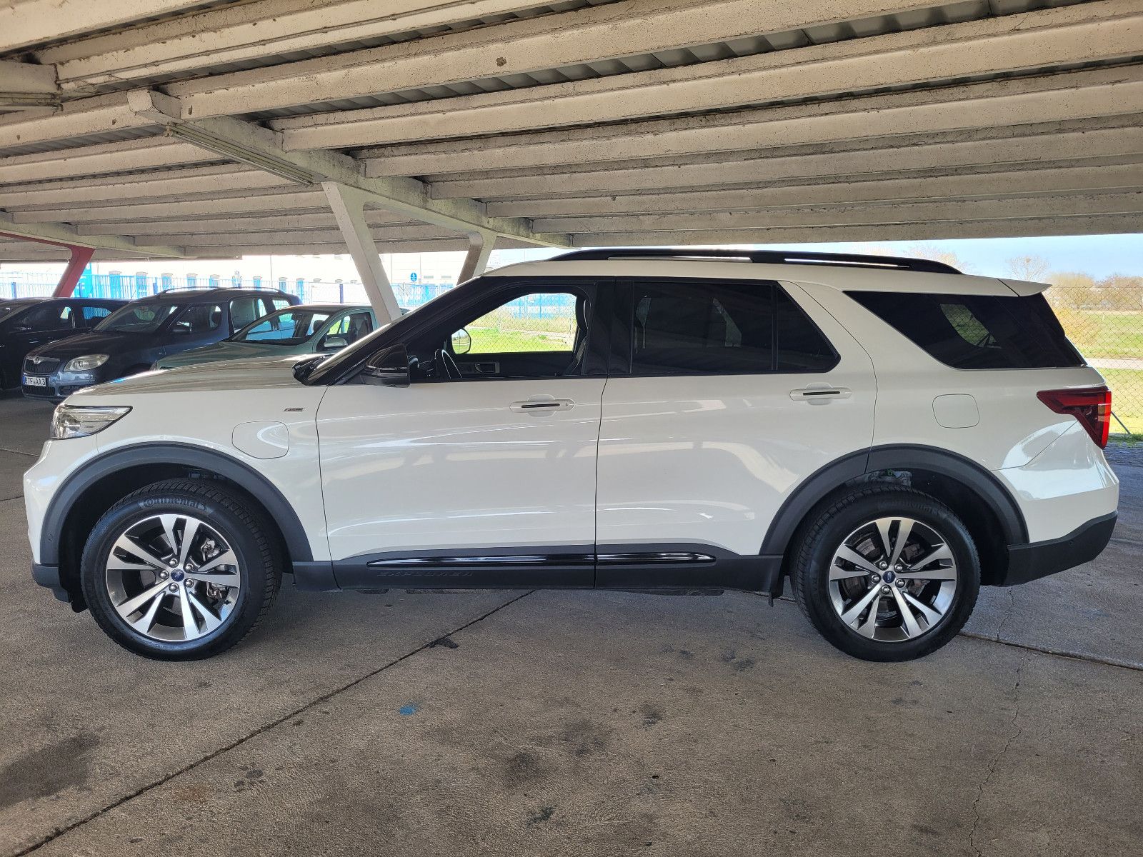 Ford Explorer ST-Line Plug-in-Hybrid 4x4 imagem 3
