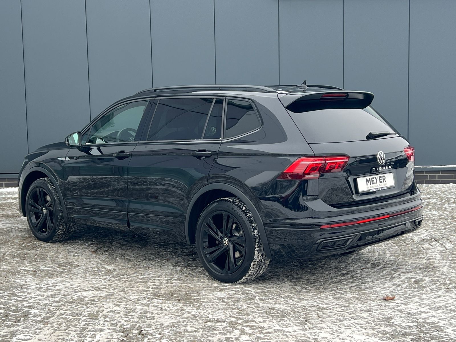 Fahrzeugabbildung Volkswagen Tiguan Allspace R-Line 2.0 TDI DSG 4MOTION *AHK,