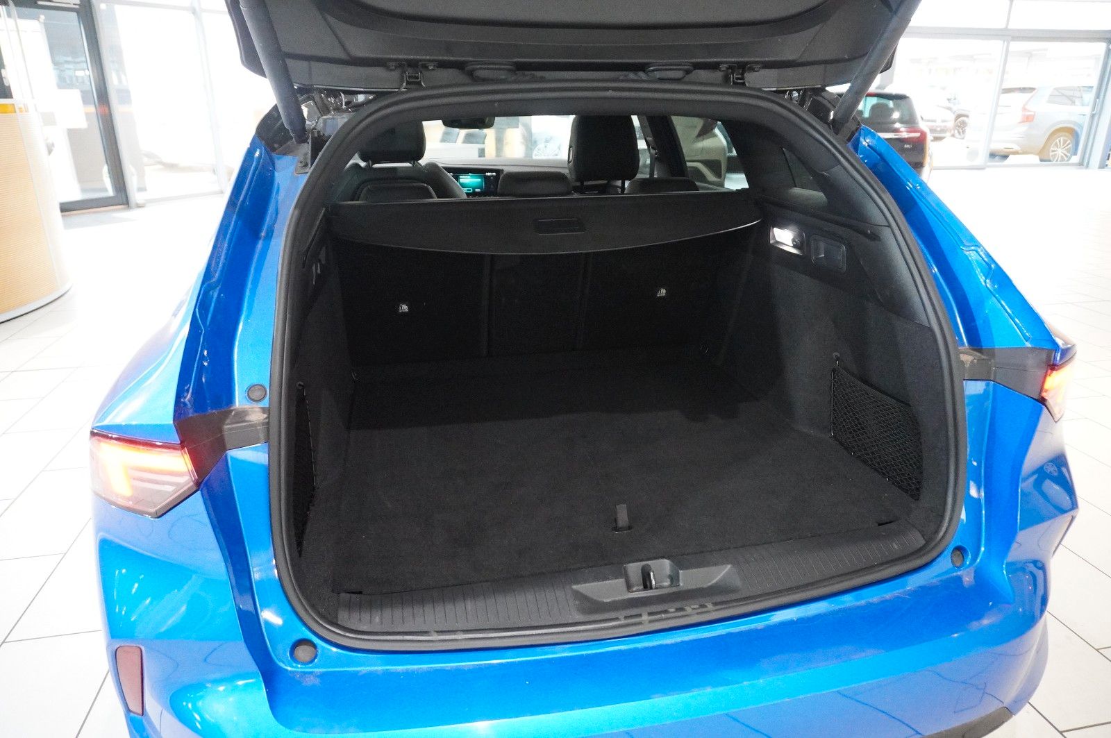 Fahrzeugabbildung Opel Astra ST 1.2T ULTIMATE NAVI/LED/PANO./SPORT/DAB+