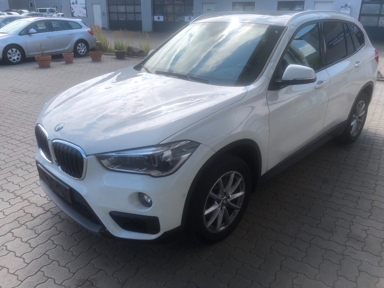 Fahrzeugabbildung BMW X1 sDrive 20 i Advantage Hagelschaden