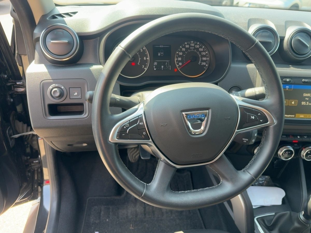 Fahrzeugabbildung Dacia Duster Adventure TCe 150 2WD GPF Navi Kamera SHZ
