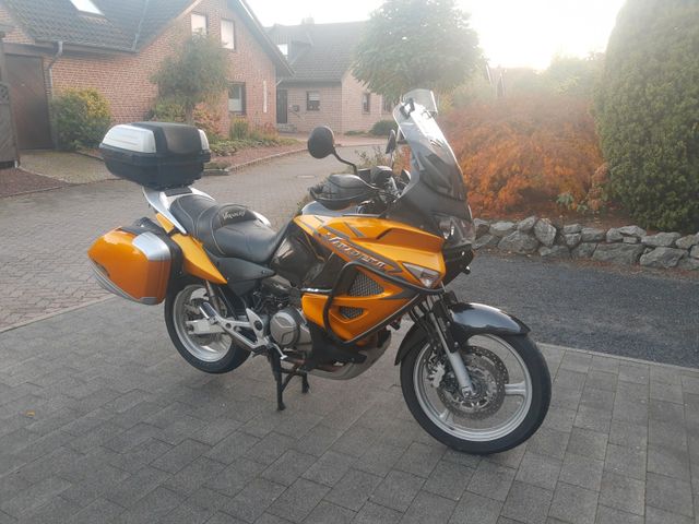 Honda XL Varadero 1000 VA Travel *Vollausstattung*