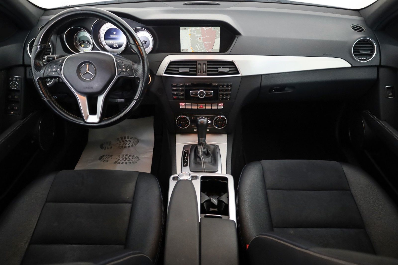 Fahrzeugabbildung Mercedes-Benz C 300CDI 4M T AMG TLeder,Navi,Xenon,SH,PDC,SR+WR