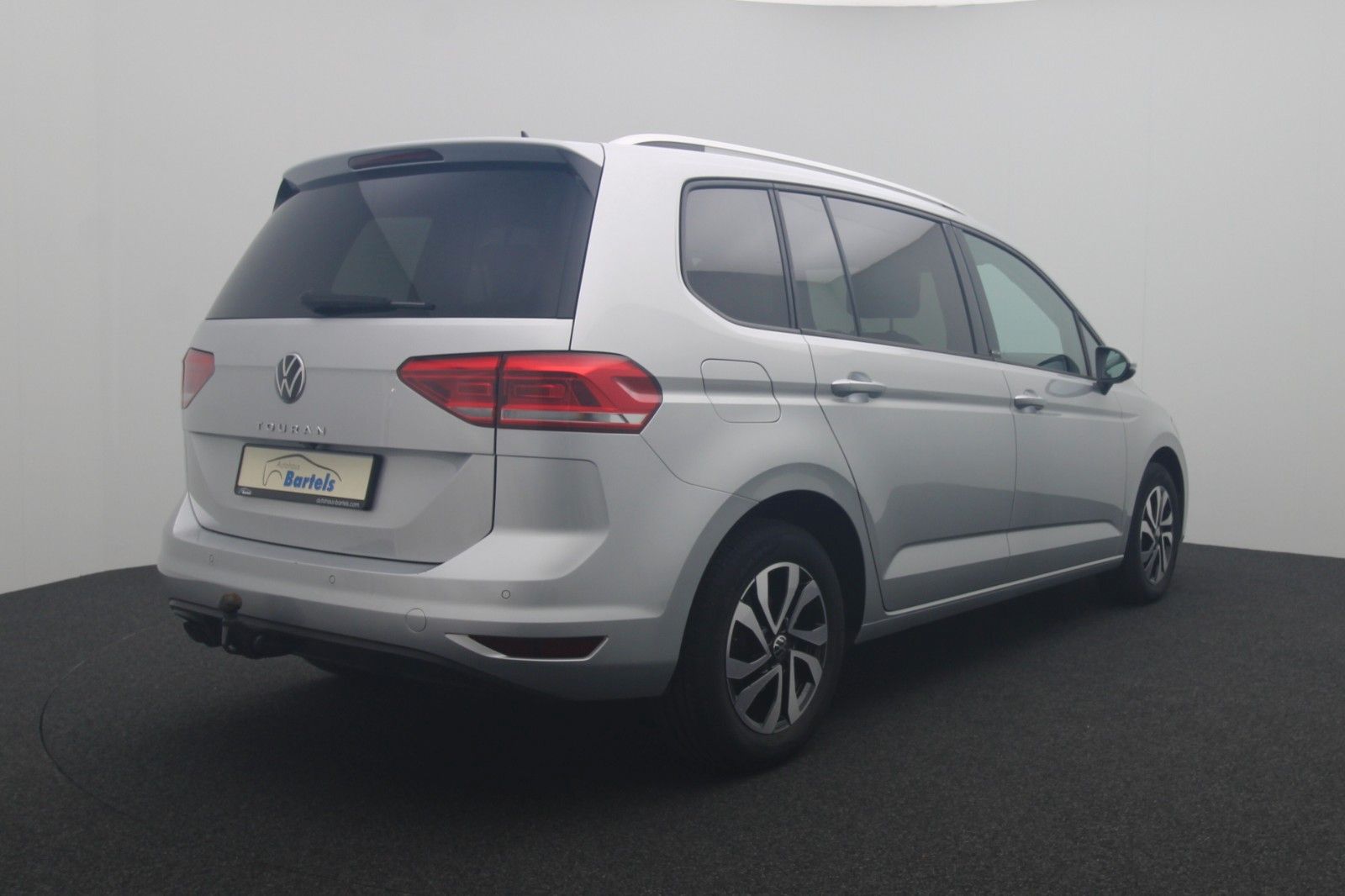 Fahrzeugabbildung Volkswagen Touran Active DSG AHK LED ACC Kamera