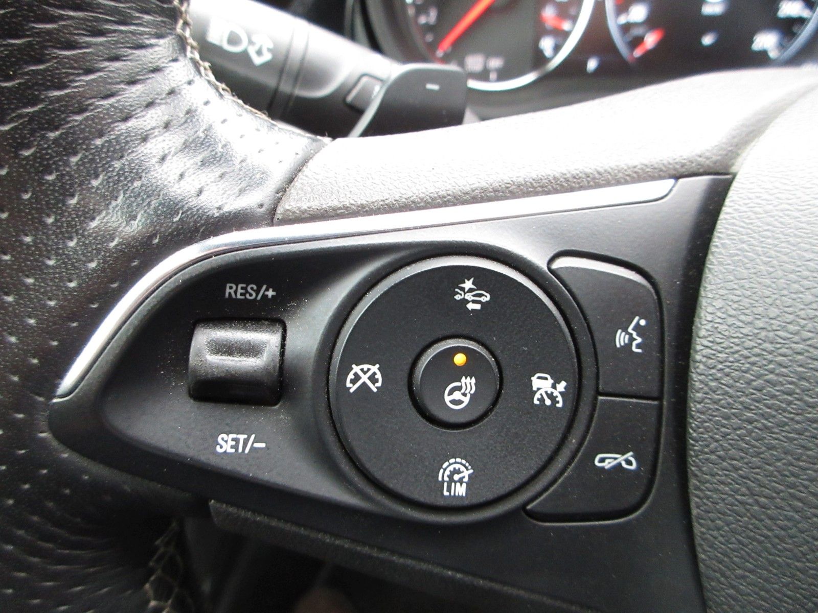 Fahrzeugabbildung Opel Insignia B ST Innovation 4x4 LEDER/4xSHZ/LHZ/AHK