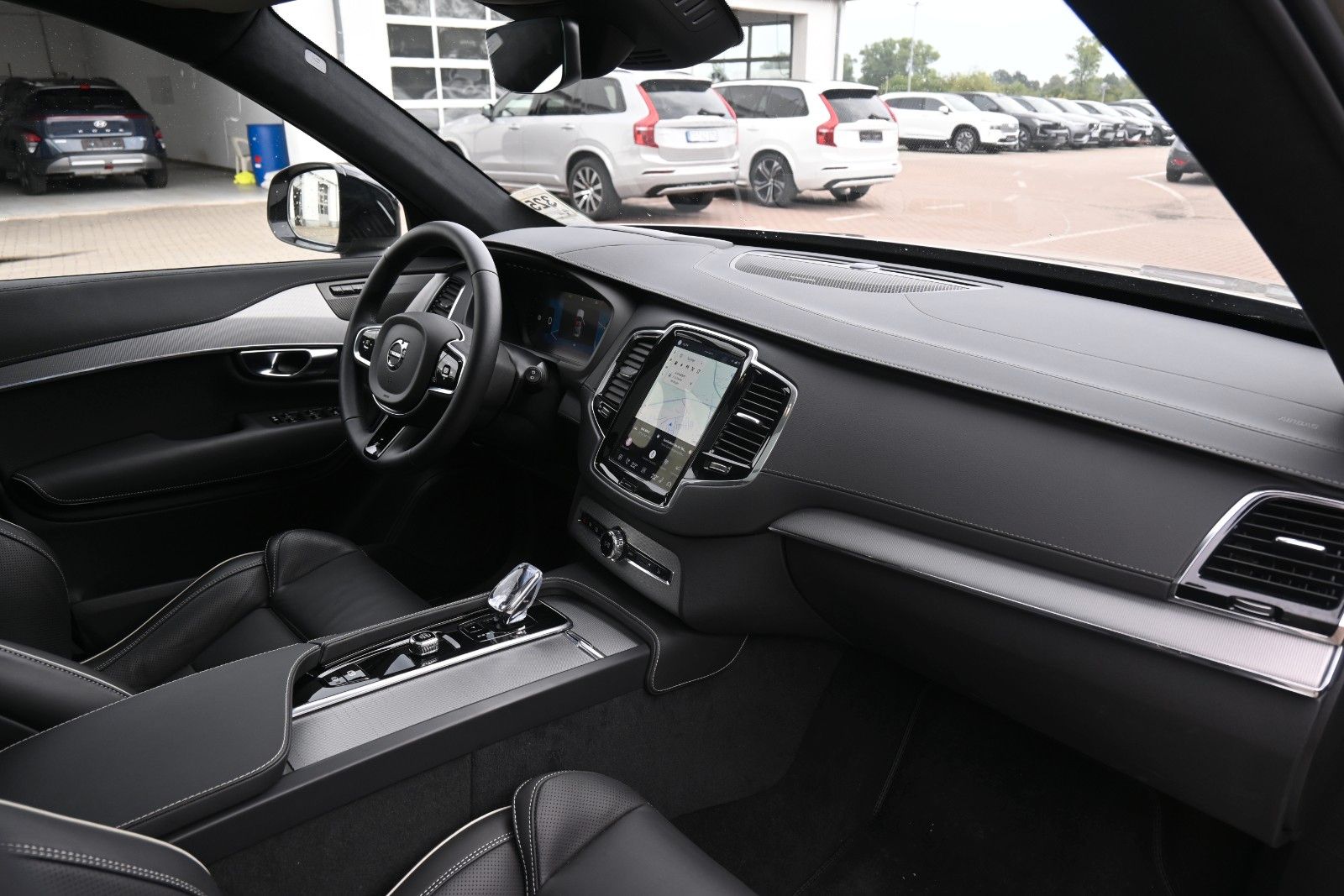 Fahrzeugabbildung Volvo XC90 T8 AWD Ultra Dark Recharge Plug-In Hybrid