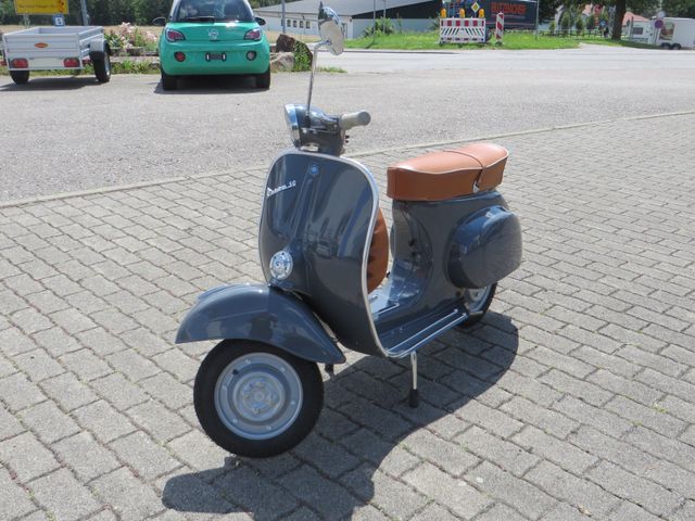 Vespa 50 N 12 Volt  Restauriert mit deutsche Papieren