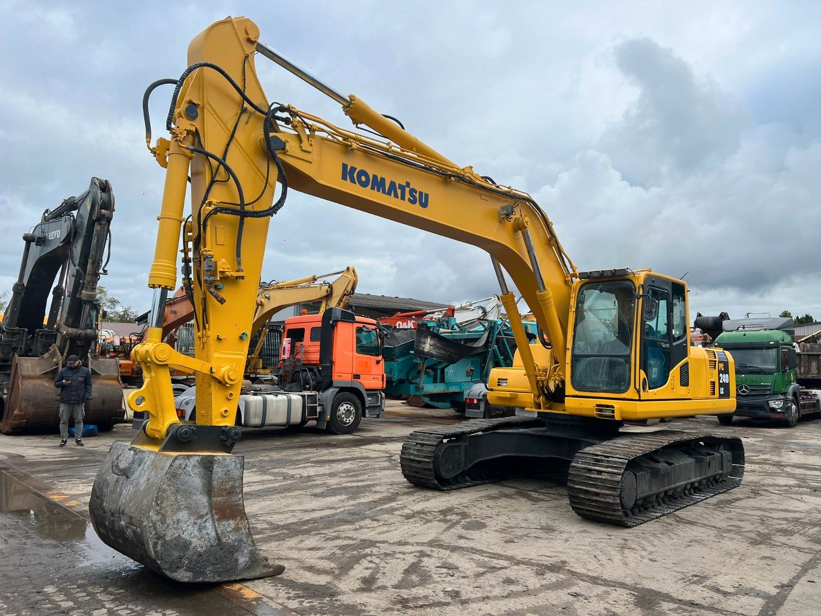 Fahrzeugabbildung Komatsu PC 240 LC-8 /Hammerleitung/ AC /